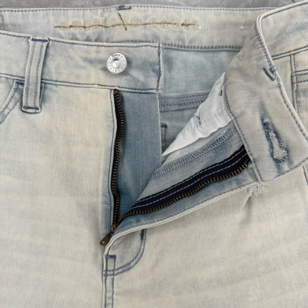 Women’s American Eagle Super Hi-Rise Distressed Light Wash Jeggings Size 4 - Picture 4 of 16